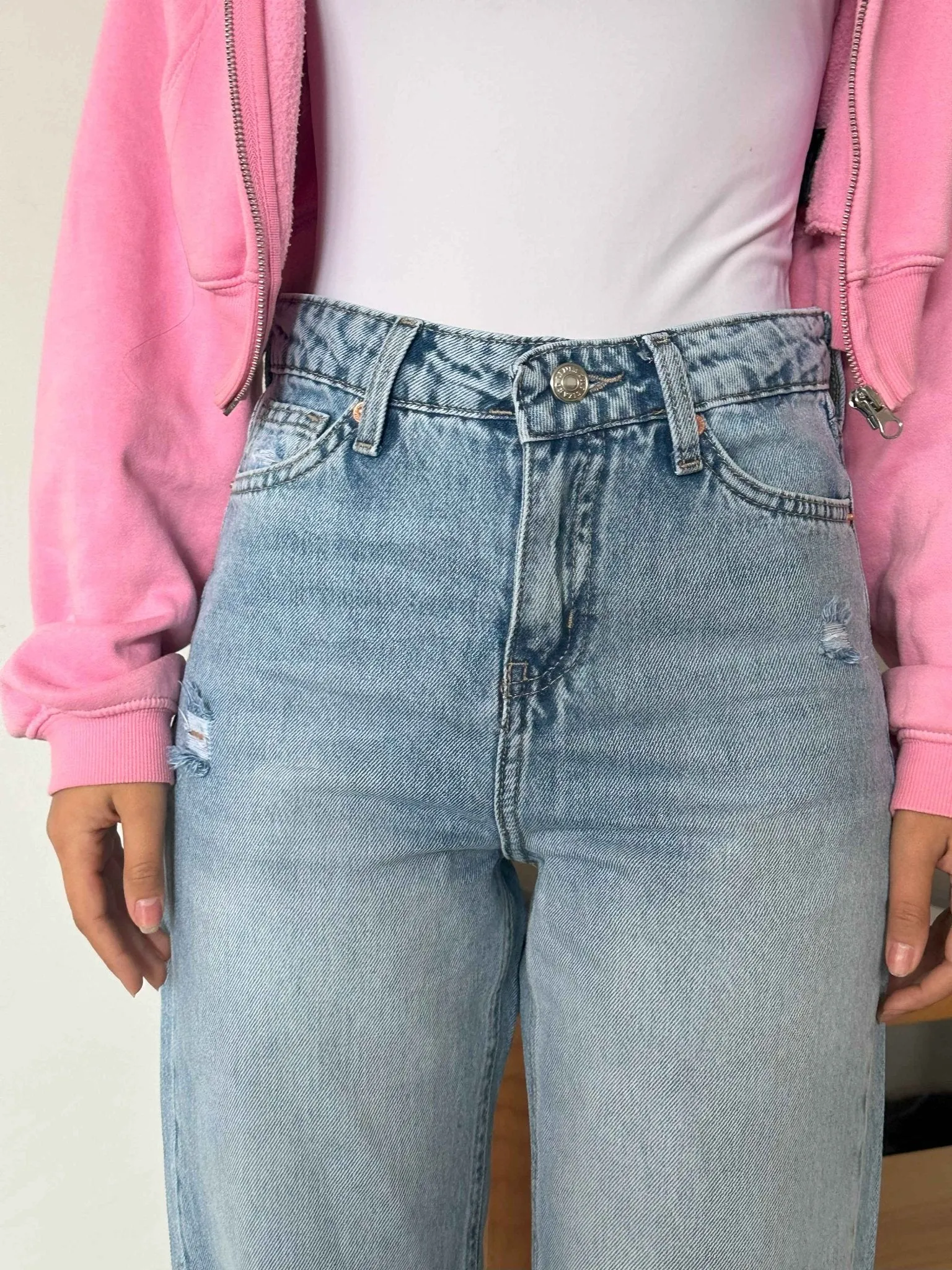 Straight Leg - Light Iced Blue Wash Jeans.